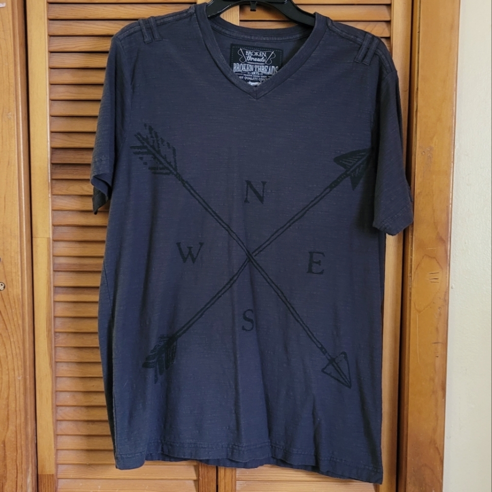 Broken Threads Mens Distressed Graphic Tee Size Medium